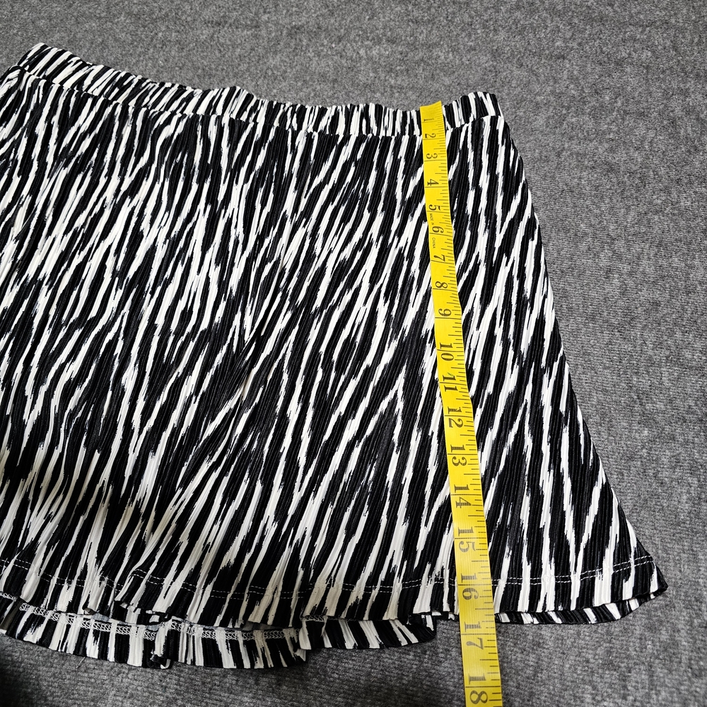 Serra Black White Zebra Print Pleated L — image 5 of 5